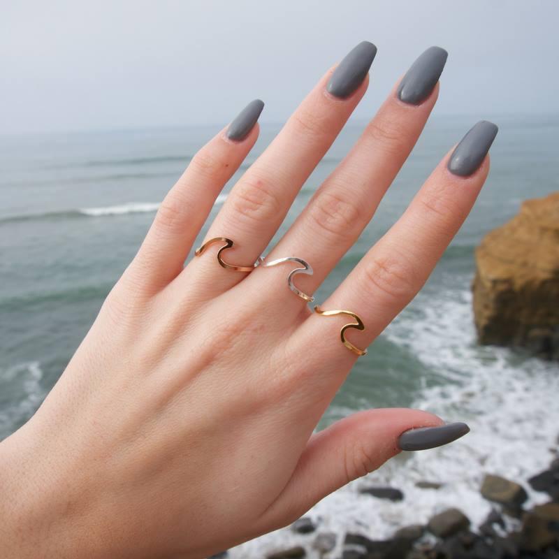 Tranquility Wave Ring - Gold